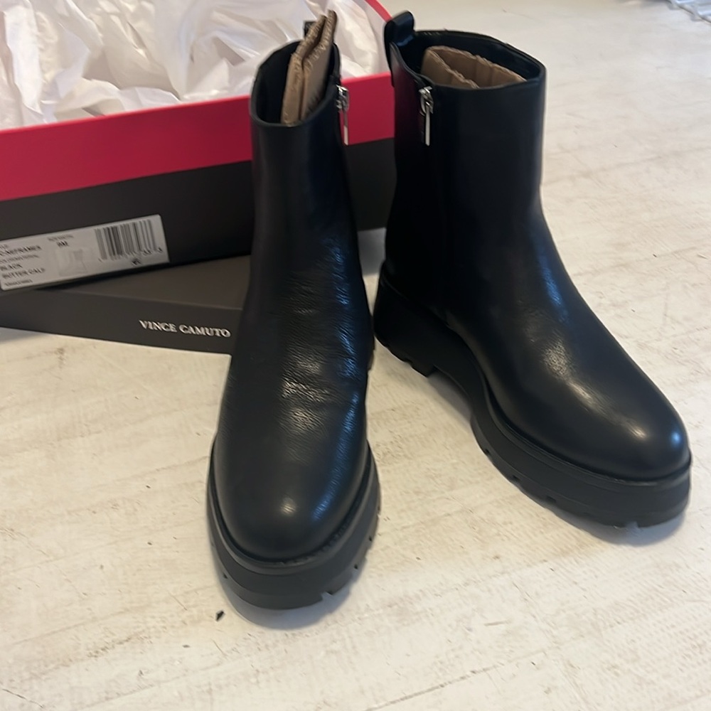 Vince Camuto Vc-NEFRAMES black leather boots NWT, Size 9